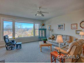 338 MOUNTAIN VALLEY DRIVE - Photo 5