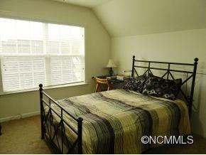  - Photo 11