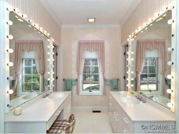 364 Vanderbilt Road - Photo 11