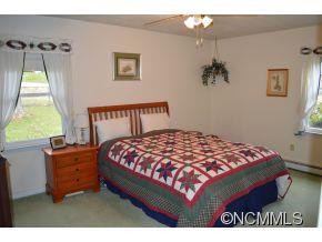 24 Camelot Dr - Photo 13