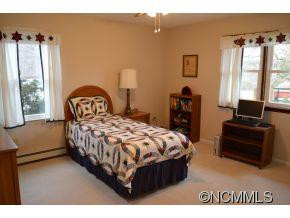 24 Camelot Dr - Photo 16