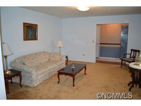 24 Camelot Dr - Photo 5