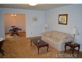 24 Camelot Dr - Photo 6
