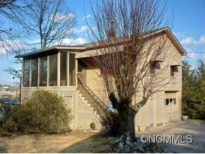 526 WILLOW ROAD