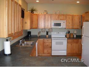 32 Lake Drive - Photo 7