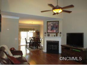 811 West Pointe Drive - Photo 2