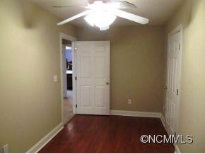 811 West Pointe Drive - Photo 12