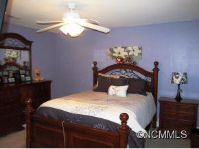 811 West Pointe Drive - Photo 9