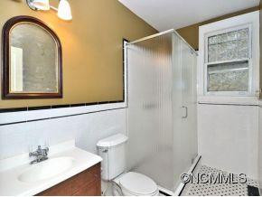 300 VANDERBILT ROAD - Photo 6