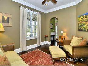 824 DALE STREET - Photo 5