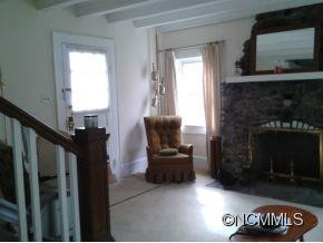 116 Walker - Photo 2