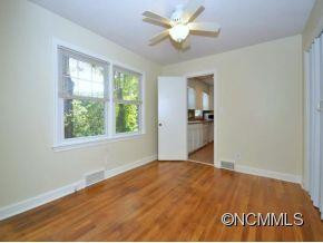 142 BEVERLY ROAD - Photo 9