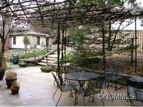 208 Pearson Drive - Photo 5