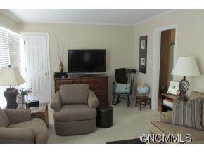 340 Rivercrest Drive - Photo 3