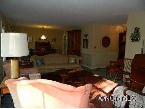 1045 Carousel Lane - Photo 5