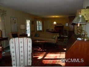 1045 Carousel Lane - Photo 6