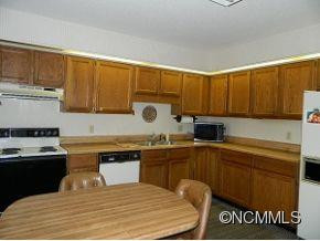 1045 Carousel Lane - Photo 8