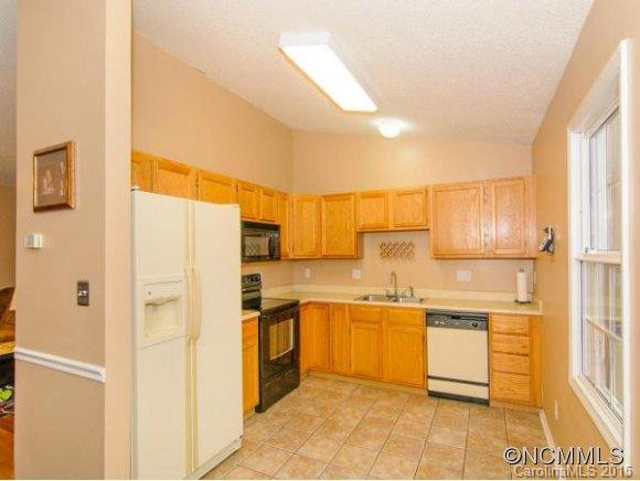 10 FOXBERRY DRIVE - Photo 12