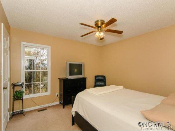 10 FOXBERRY DRIVE - Photo 14