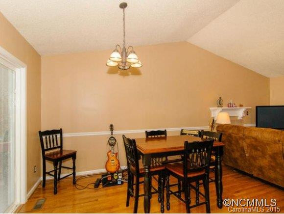 10 FOXBERRY DRIVE - Photo 7