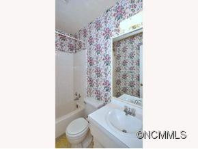 309 HEATHER COURT - Photo 9