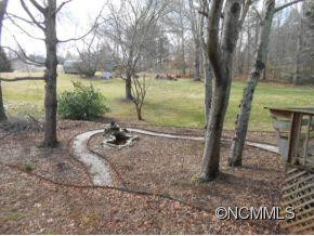 47 Pine Tree Dr. - Photo 3
