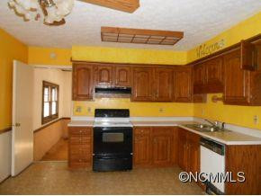 47 Pine Tree Dr. - Photo 5