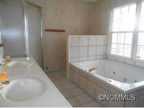 47 Pine Tree Dr. - Photo 7