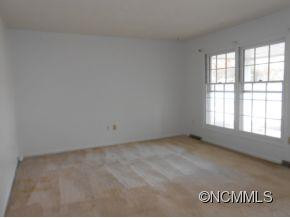 47 Pine Tree Dr. - Photo 9