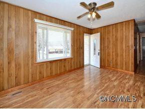 192 JAMES STREET - Photo 2