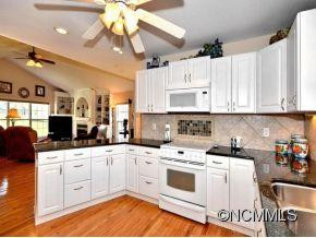 140 FOOTHILLS DRIVE - Photo 10