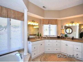 4 Lakeway Circle - Photo 16