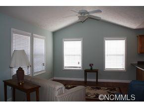 601 Laurel Drive - Photo 3