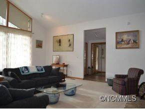 5 DOGWOOD GLEN CIRCLE - Photo 4