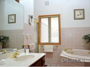 5 DOGWOOD GLEN CIRCLE - Photo 9