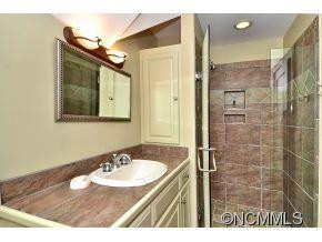 1380 Parkway North - Photo 13