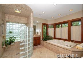 1380 Parkway North - Photo 10
