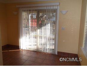 916 Sylvan Boulevard - Photo 5