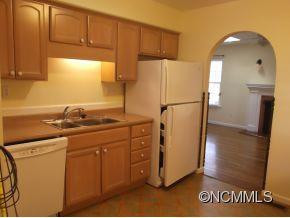 916 Sylvan Boulevard - Photo 6