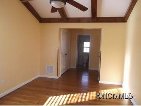 916 Sylvan Boulevard - Photo 8