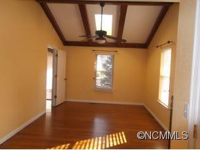 916 Sylvan Boulevard - Photo 9