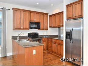 102 WALKER STREET - Photo 4