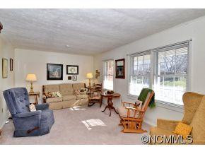 258 Camelot Drive - Photo 2