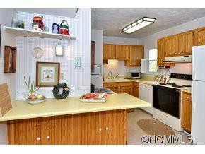 258 Camelot Drive - Photo 4