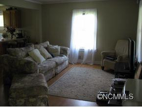 81 Laurel Ln - Photo 3