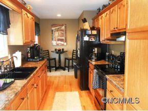 18 CAROLYN DRIVE - Photo 3