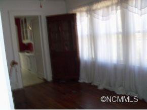 168 Ridgeway St - Photo 4