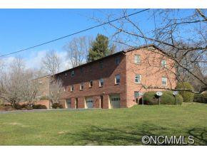 101 Oakwood Place Apt 2 - Photo 2