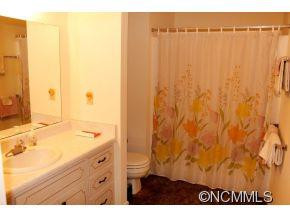 101 Oakwood Place Apt 2 - Photo 17