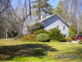 82 White Thorn Drive - Photo 2